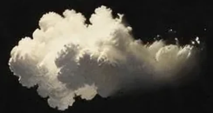 La nube estampada en la espalda, de cerca